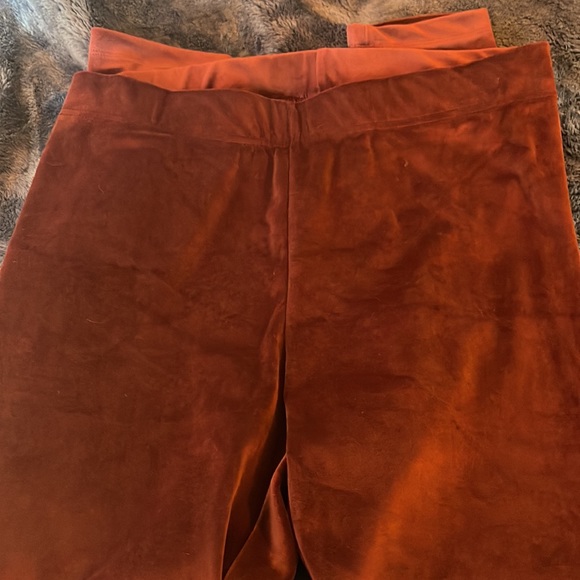Old navy maroon velour leggings size large. New without tags - Picture 3 of 4